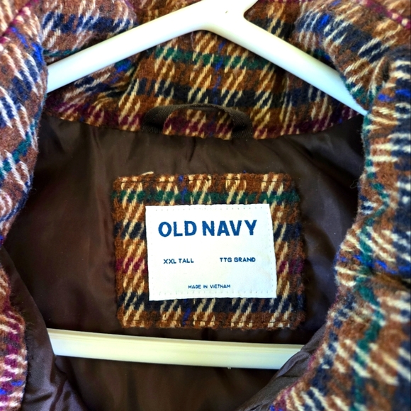 Old Navy thick quilted vest - Picture 4 of 9